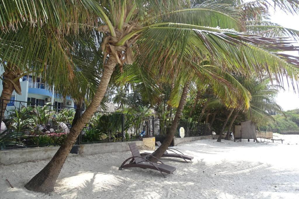 Cowrie Beach Haven Studio Apartment Mombasa Luaran gambar