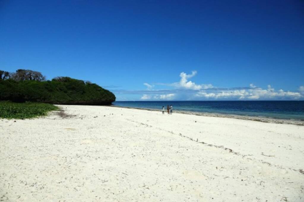 Cowrie Beach Haven Studio Apartment Mombasa Luaran gambar